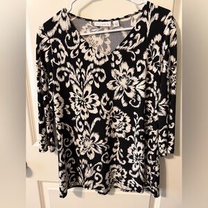 Susan Graver Black and White Floral Women's Tunic Top NWOT Small